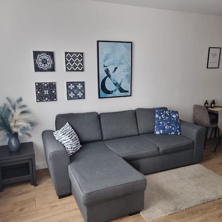 Apartament Near Sky Tower Wroclaw Bagian luar foto