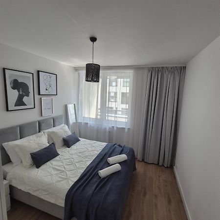 Apartament Near Sky Tower Wroclaw Bagian luar foto
