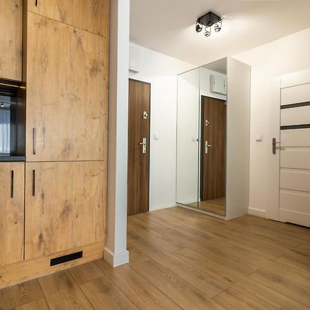 Apartament Near Sky Tower Wroclaw Bagian luar foto