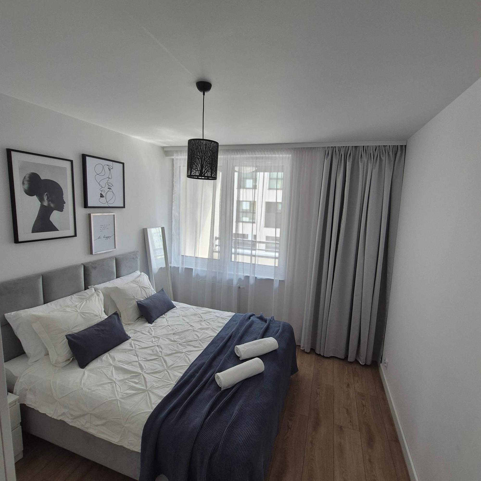 Apartament Near Sky Tower Wroclaw Bagian luar foto