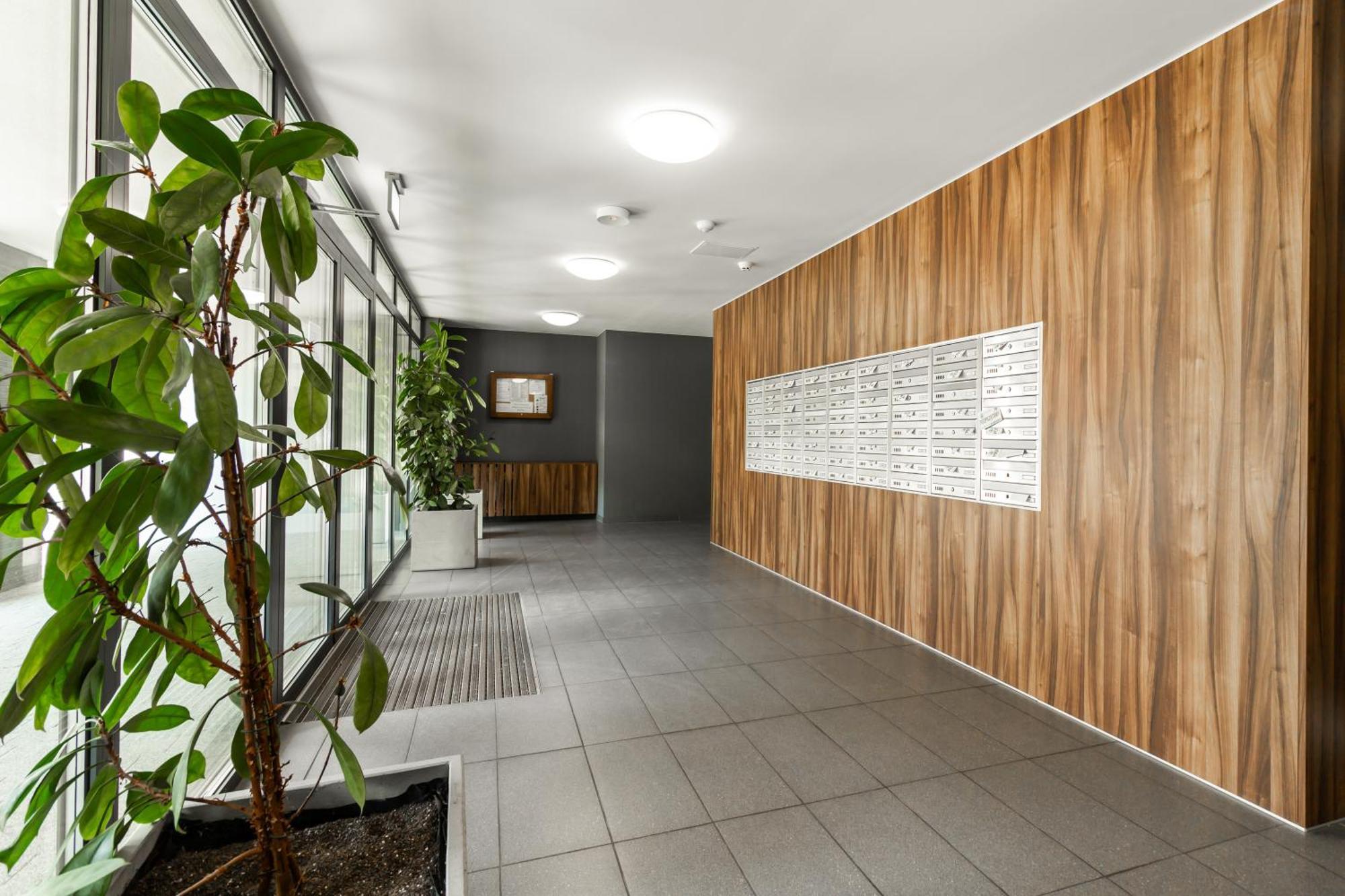 Apartament Near Sky Tower Wroclaw Bagian luar foto